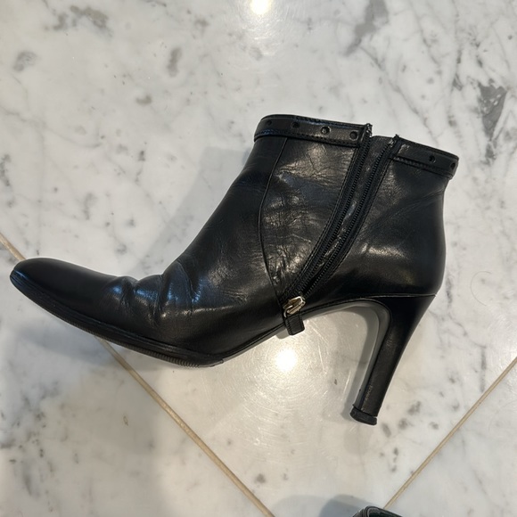 Gucci Ankle Booties size 7B good condition. - Picture 3 of 6